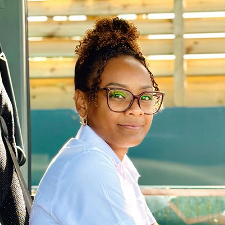Plus jeune conductrice de bus photo